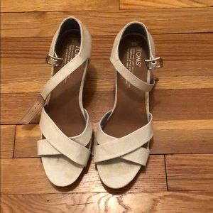 Tom’s Sienna Wedges